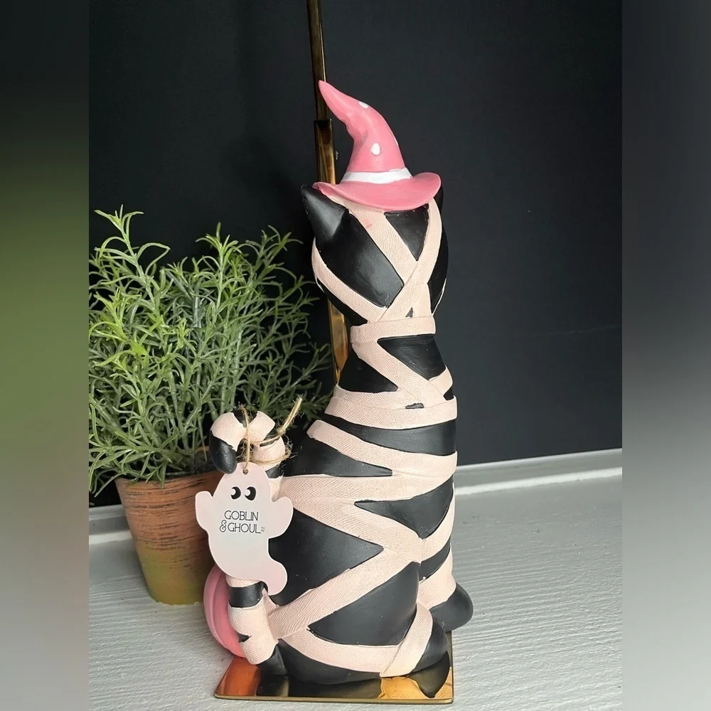Black Cat Halloween Mummy Statue with Pink Pumpkin NWT 12.5” Tabletop Decor - Picture 4 of 4
